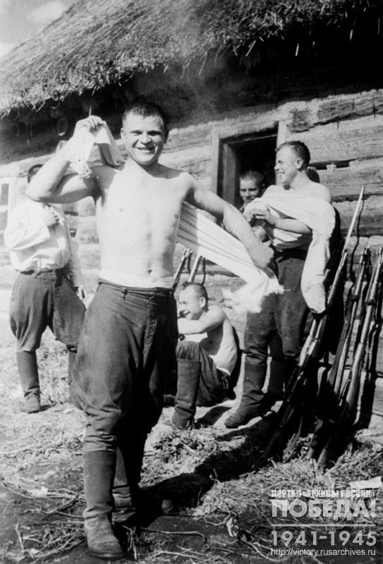 Soviet soldiers after a bath