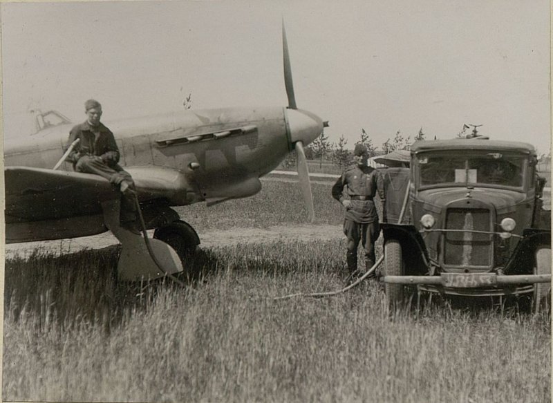Image: Album about the work of vehicles in 24 airbased areas. 1941-1944