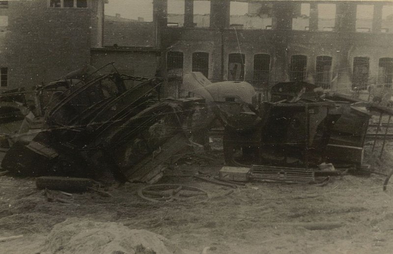 Image: Enemy vehicle destroyed on 28.4.45 in Halbe. Southeast of Berlin