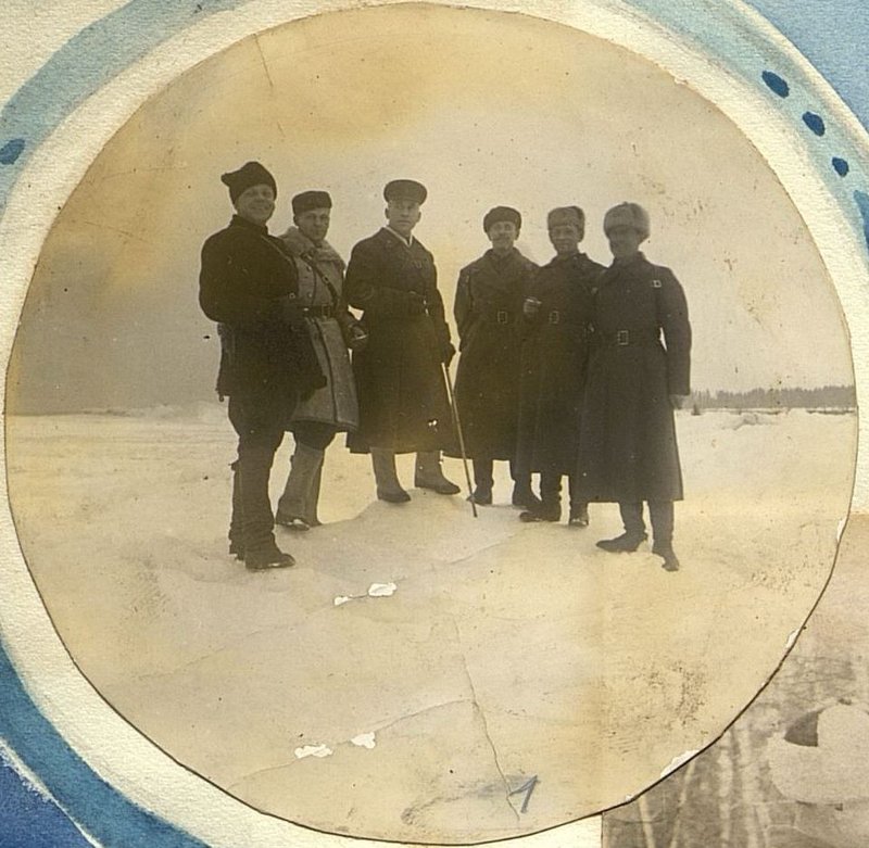 Image: "On the commander's reconnaissance" from left to right: Deputy Divisional Commander Lieutenant Colonel Denisenko, Captain Smirnov, Lieutenant Colonel Voitulevich, 1st Company Commander Lieutenant Borisov, 1st Battalion Deputy Commander for infantry unit Senior Lieutenant Protasov, Commander of the 1st Battalion Captain Avramenko