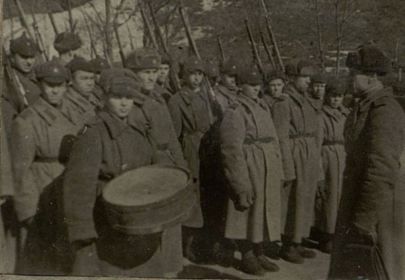 Фотография: На занятиях строевой подготовки