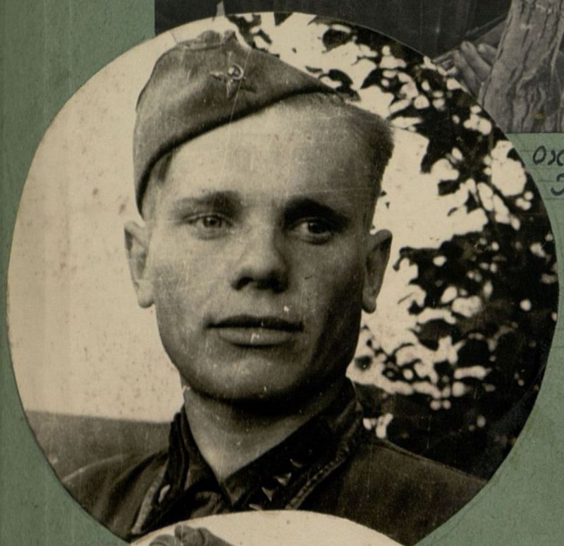 Image: Deputy political instructor I. Tereshchenkov