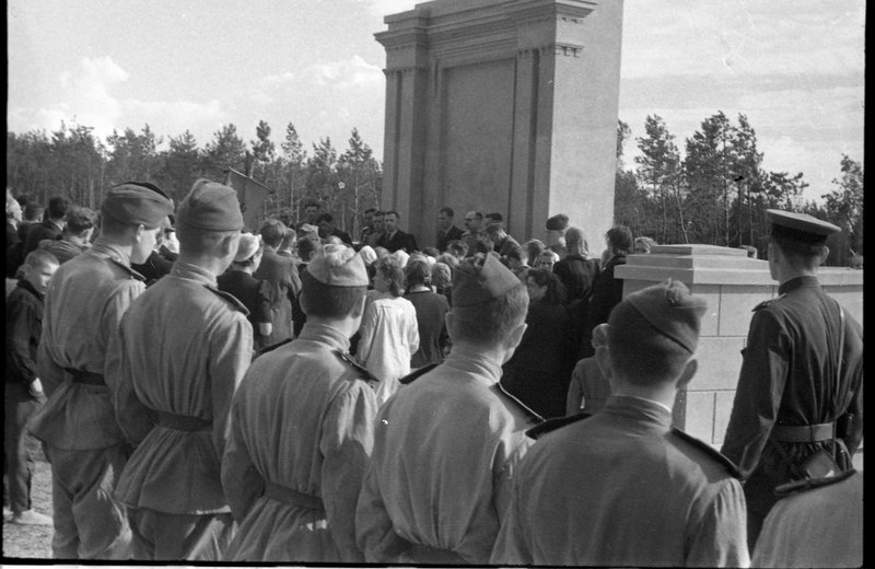 «Открытие памятника в честь начала Висло-Одерской наступательной операции у деревни Мокре гмины Шидлув.»
