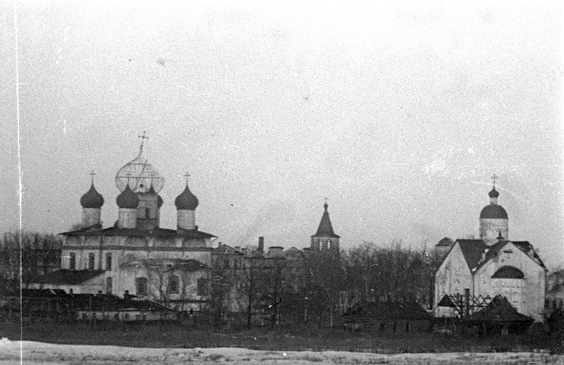 Общий вид Новгорода, освобожденного от немецких оккупантов