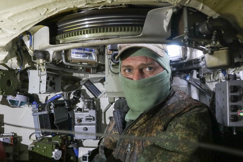 Боевая работа танка Т-72 в ходе СВО. Россия. Донецкая область. Боевая работа экипажа танка Т-72 1-го Донецкого армейского корпуса в ходе специальной военной операции