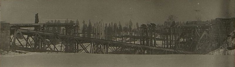 Image: Construction of a bridge over the river Serezha near Yushino by the IInd engineering company