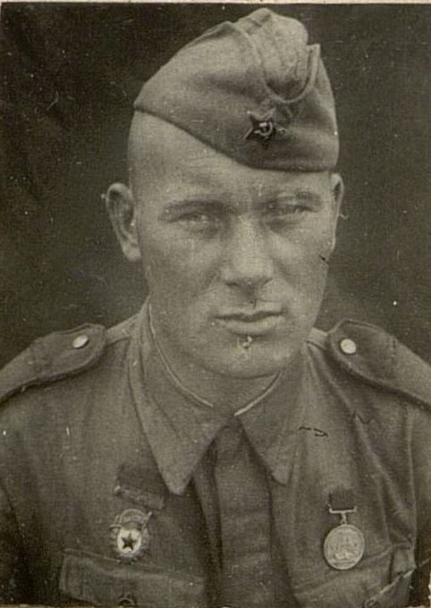 Image: Guard Junior Sergeant Vshivenko P.D. crew commander 3