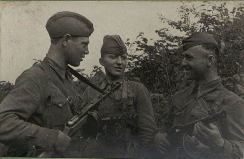 Image: Brave scouts: Red Army soldier Kozlov, junior lieutenant Jasek, sergeant Pushchaev