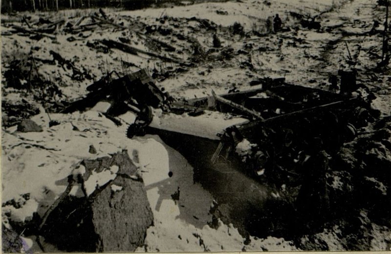 Image: Destroyed German tank at the barracks