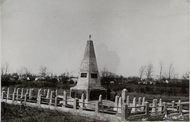 Фотография: д. Ете. Воинское кладбище