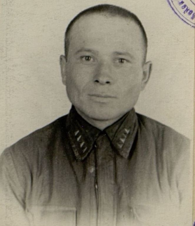 Image: The commander of the T-34 tank, petty officer N.Ya. Chepelev