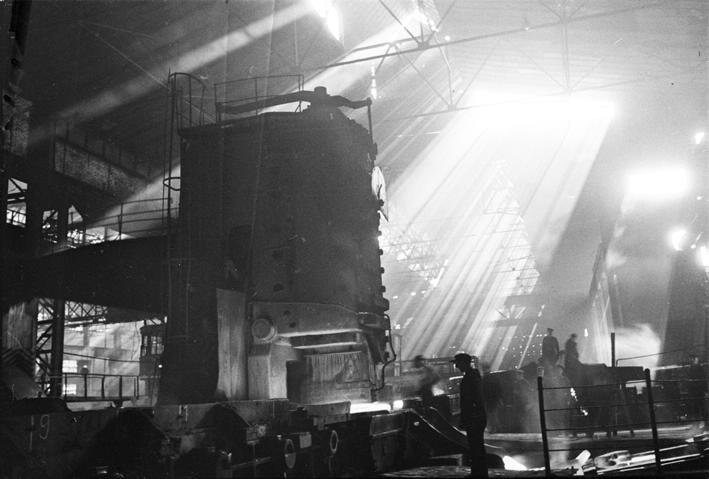 In melting floor of Dneprodzerzhinsky metallurgical plant. Dneprodzerzhinsk. 1941