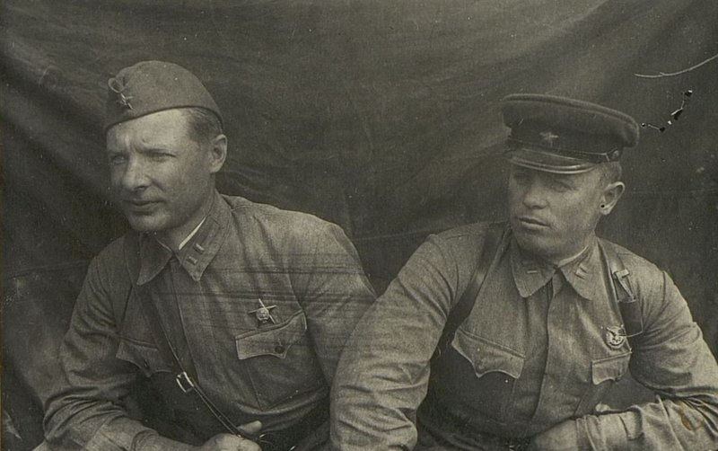Image: Regiment commander Nebozhenko and regiment commissar Ilyin