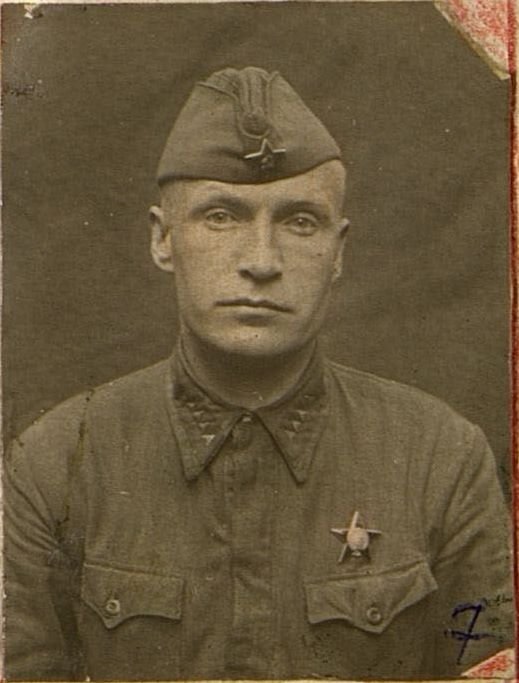 Фотография: Санинструктор Бобровский Н.П.