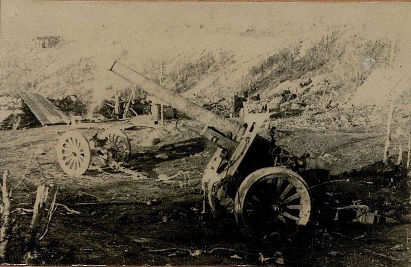 Image: The gun of the destroyed enemy battery by our tanks in the area of square 1628