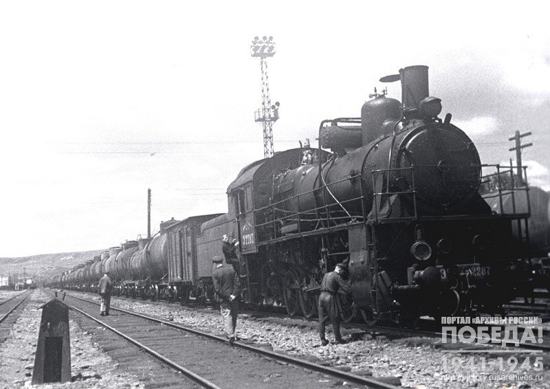 Train with fuel at the station in Grozny before going to the front