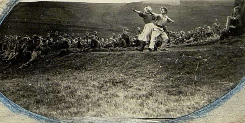 Image: Speech by the army ensemble in front of the personnel of the regiment