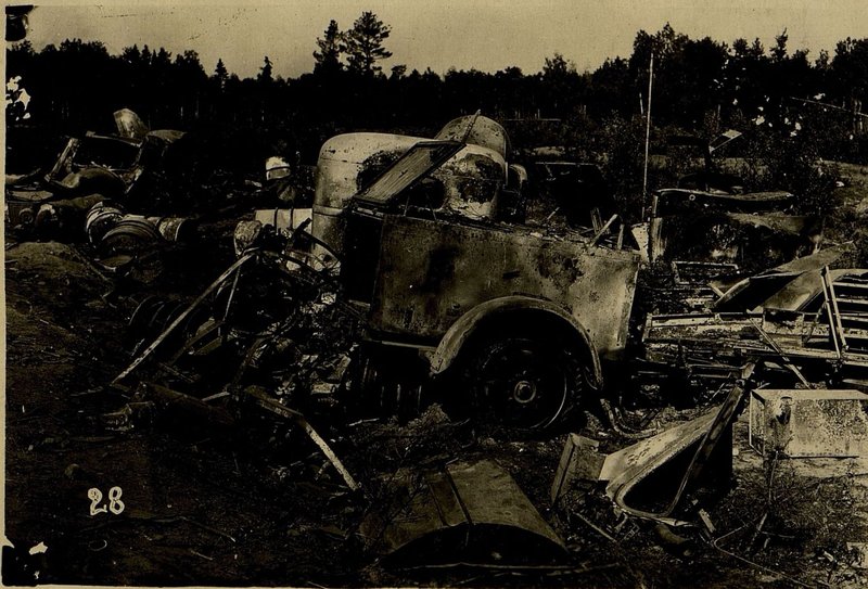 Image: Cars destroyed by attack aircraft in the Vasilevshchizna area