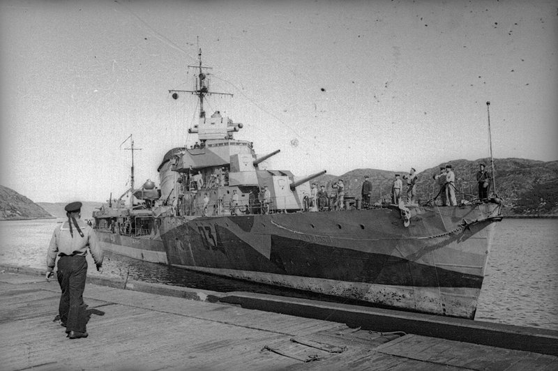 Эсминец «Грозный» у пирса и в море. Северный флот