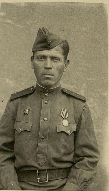 Фотография: Ветеран дивизии капитан Абдуллин