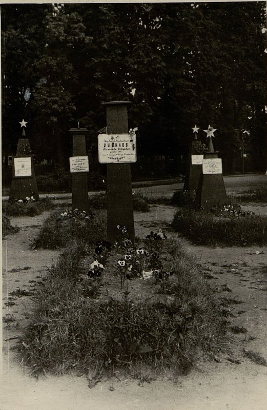 Фотография: Воинское захоронение гв. полковника Киселева Александра Федоровича