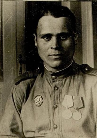 Фотография: Пулеметчик сержант Богатеренков Я.А.