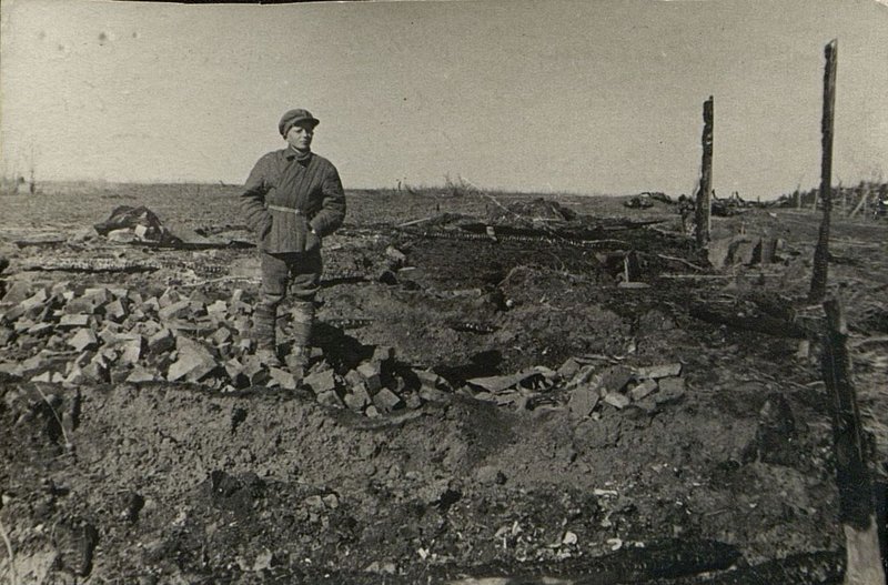 Фотография: Кокунов Сергей Леонович, 11 лет, у горевшего дома