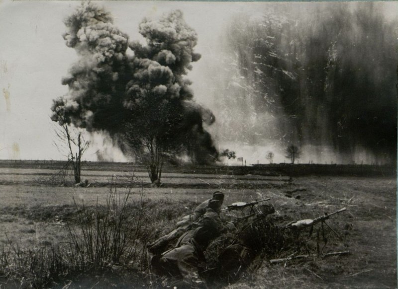 Image: Combat training in the area of the Neisse river before the start of the spring offensive in 1945