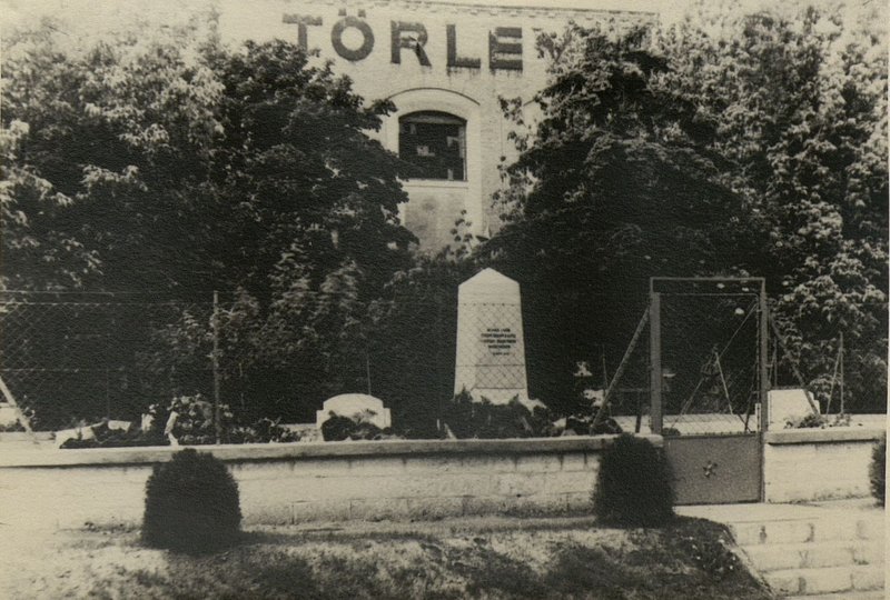 Image: Military cemetery (Budafok district, Benshki-Ferenya st.)