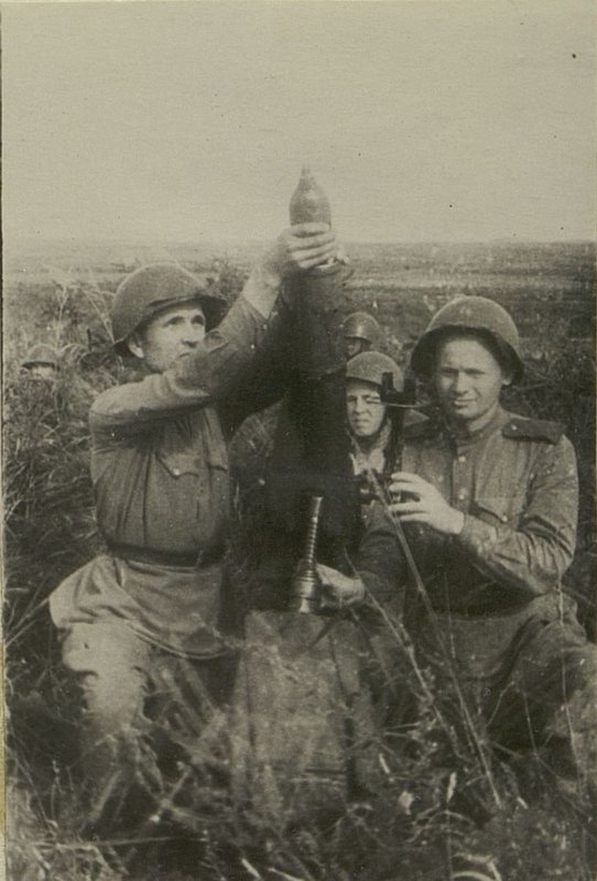 Фотография: Комсомольский минометный расчет