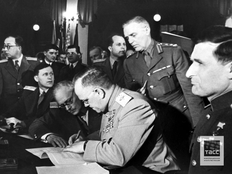 Signing the Declaration of the efeat of Germany