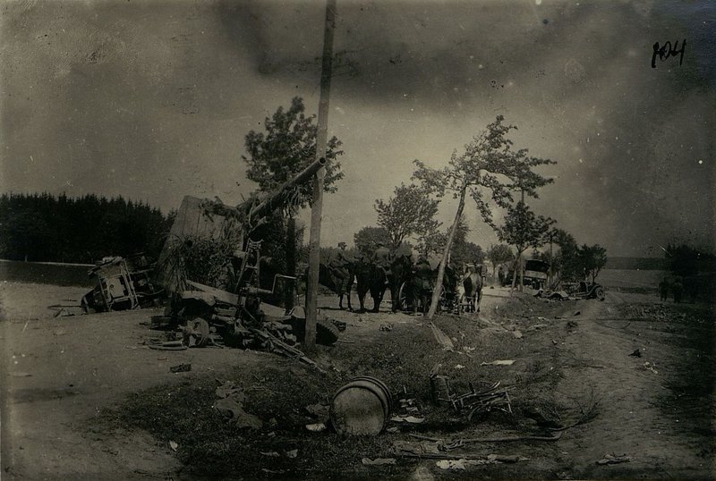 Фотография: Техника, брошенная противником в районе Цвитау
