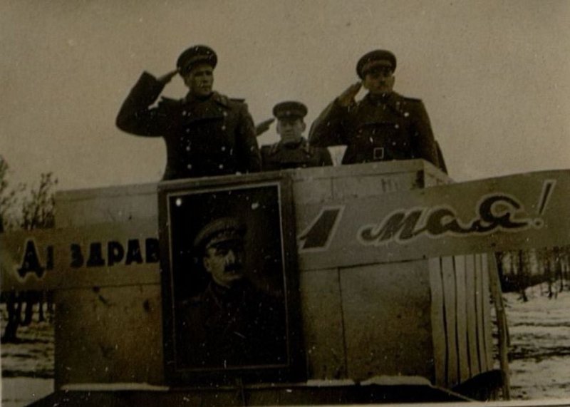 Фотография: Парад 1 мая 1944 г.