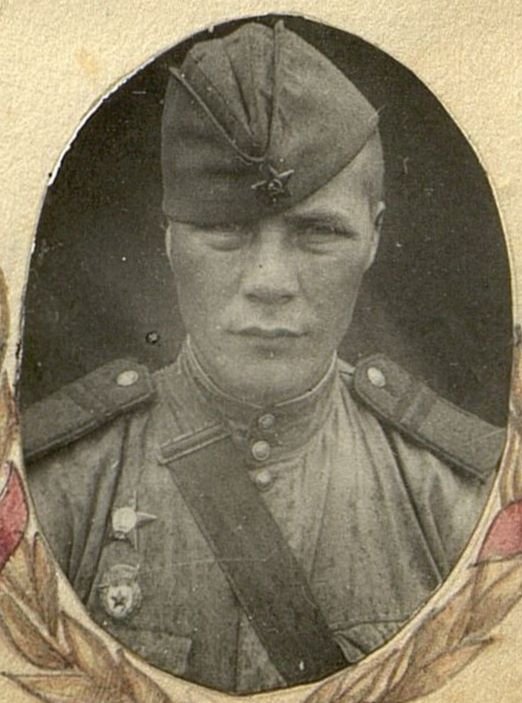 Фотография: Гвардии младший сержант Чеусов Н.В. Командир отделения роты противотанкового батальонаР