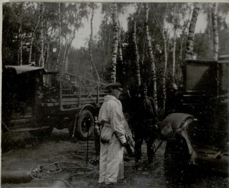 Фотография: Ремонт автомашины на марше
