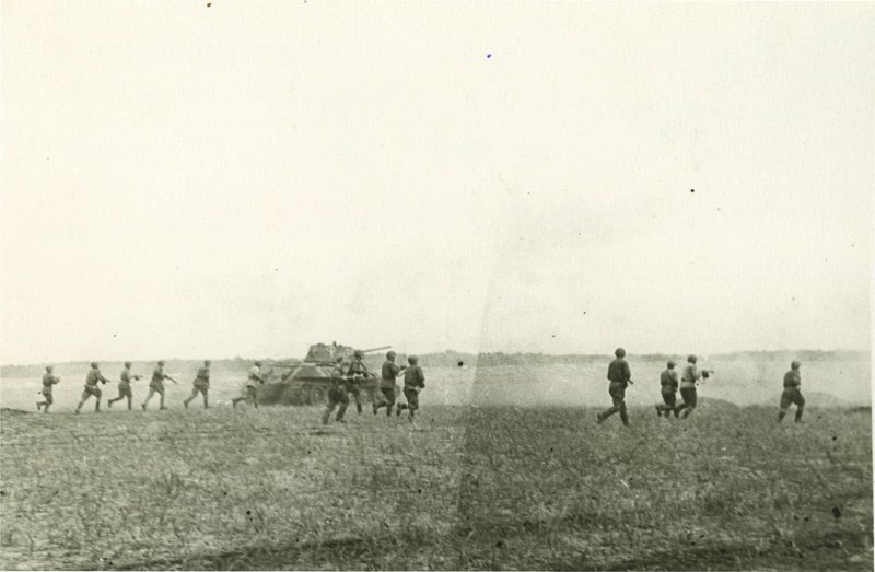 Attack of a unit of the 303rd Rifle Division supported by tanks on enemy positions in the grove "Figurnaya" (North-West of Voronezh), August 1942