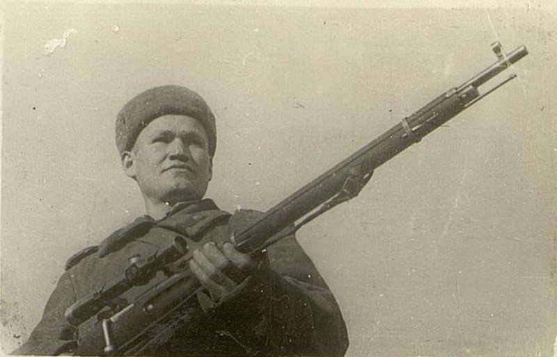 Фотография: Знатный снайпер 3 батальона Юсов В.