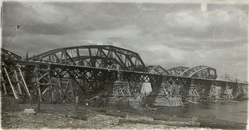 Image: Bridge over the river Neman at the station Mosty