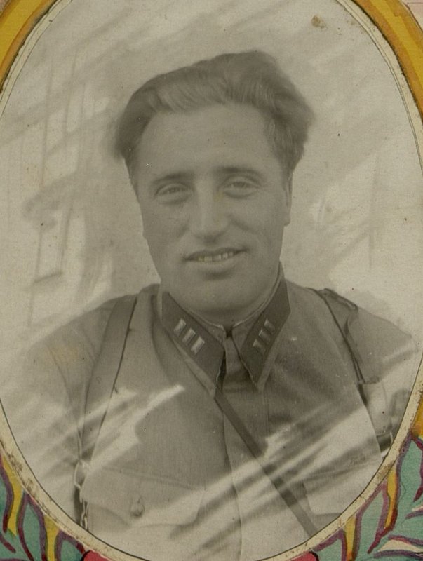 Фотография: Кадышев Т.Т. стрелкового батальона комиссар (ныне Заместитель командира артиллерией Северо-кавказкого фронта по политчасти)