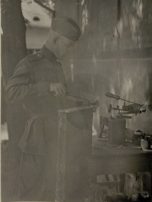 Image: Copper-tinsmith Private Kapustin In 1943-145 he repaired 360 radiators