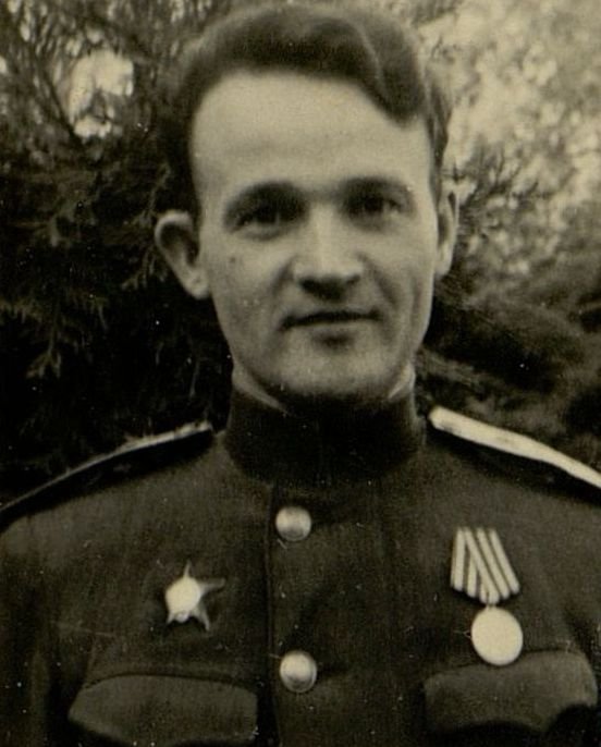Фотография: Начальник финансовой части батальона капитан Лапшин А.М.