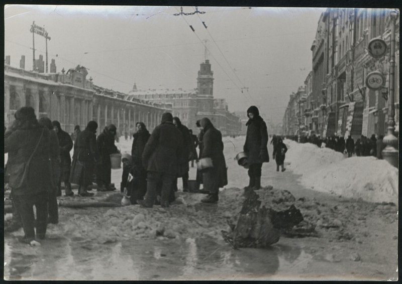 Going for water. Nevsky Prospekt
