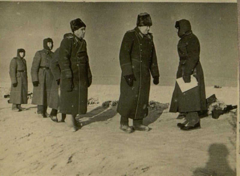 Фотография: Стрельбище части посетил заместитель Командующего Южным Военным Округом Генерал-майор товарищ Дементьев в сопровождении командира  12 запасного стрелкового батальона Генерал-Майора товарищ Ворожейкина