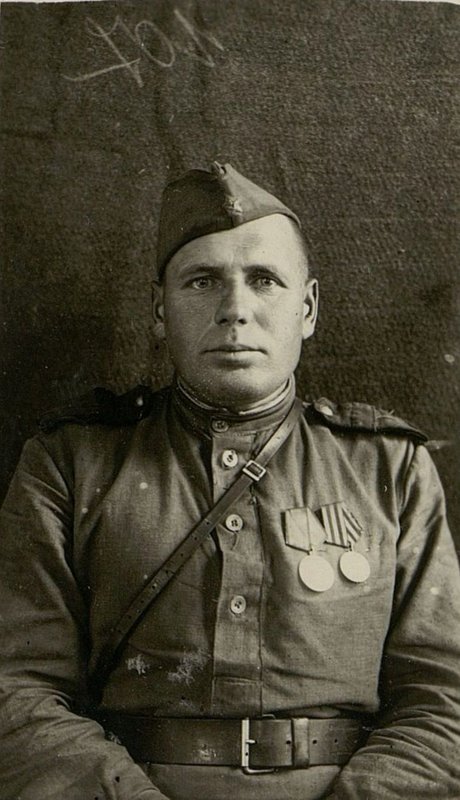 Фотография: Старшина Павел Семенович Борсук, коммунист, ветеран части