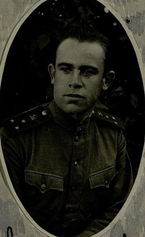Фотография: Старший лейтенант  интендантской службы Майоров А. Начальник вещевого снабжения