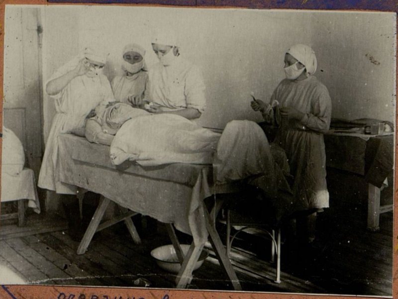 Фотография: Операция в центральной перевязочной
