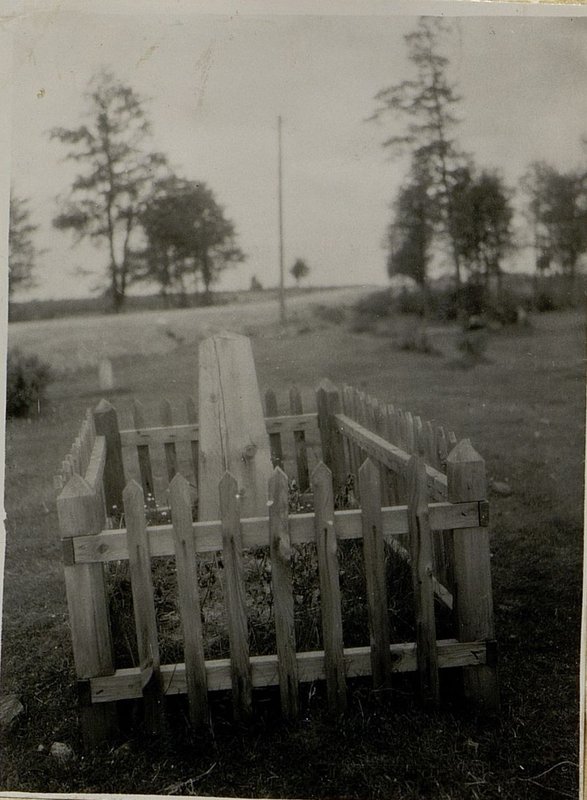 Фотография: Воинское захоронение неизвестного солдата, Ивьевский район, ст. Гавья