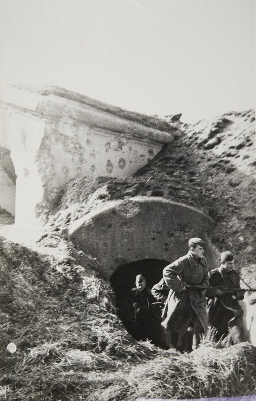 Osowiec Fortress captured by the Red Army