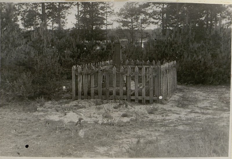 Image: War burial, Smorgon district, Danyushevsky village council, Voynidzyuyenty village