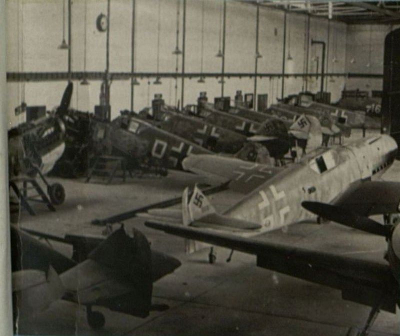 Image: Our trophies: at the aircraft factory